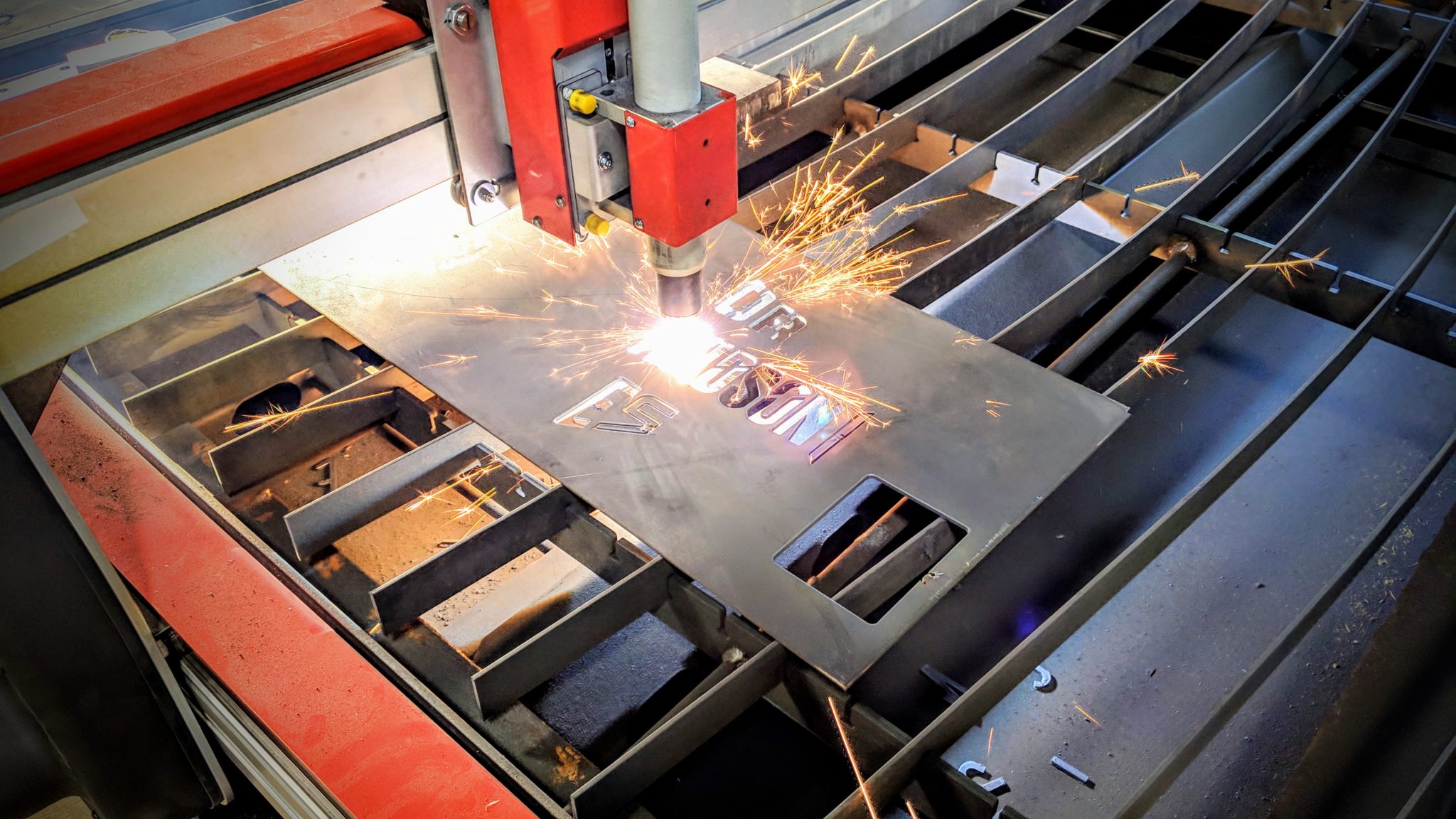 Ble.CH Messe Bern demonstration of the Swift-Cut machine cutting the metal with sparks